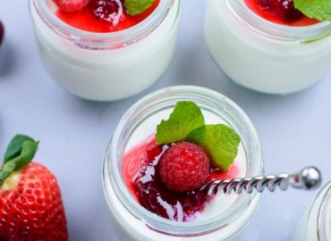 Sữa chua mứt trái cây cho gia đình bạn