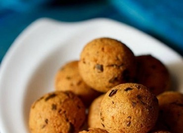 Món ăn vặt khoai tây viên chiên giòn