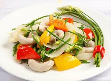 Cách làm dồi trường xào bông hẹ thơm giòn hấp dẫn