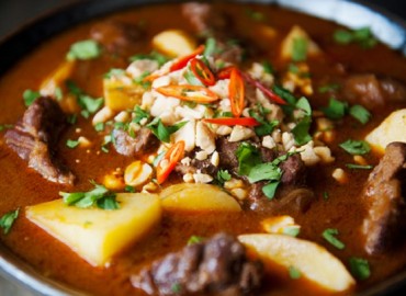 Hướng dẫn nấu món Cà ri đậm đà ngon miễn bàn nổi tiếng nhất Thái Lan