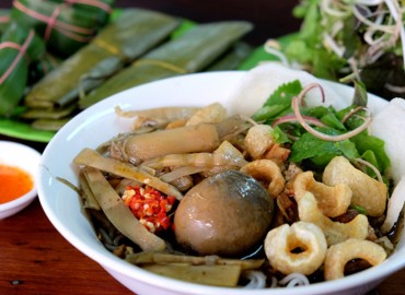 Bún cua thối, món đặc sản nổi tiếng ở phố núi Pleiku