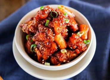 Cuối tuần đãi cả nhà bánh gạo xào cay kiểu này ai ăn cũng khen ngon