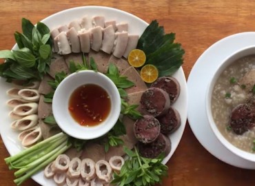 Mát trời tự làm dồi lợn vừa sạch vừa ngon chiêu đãi ông xã và các "chiến hữu" tại nhà