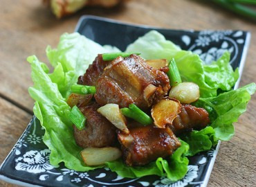 Cơm tối hết veo với món sườn chiên mắm đậm đà