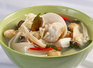 Ngao nấu đậu, cà chua giải nhiệt cho ngày hè