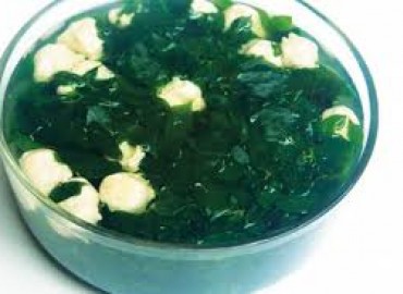 Rau ngót nấu canh hến quên cái nóng mùa hè